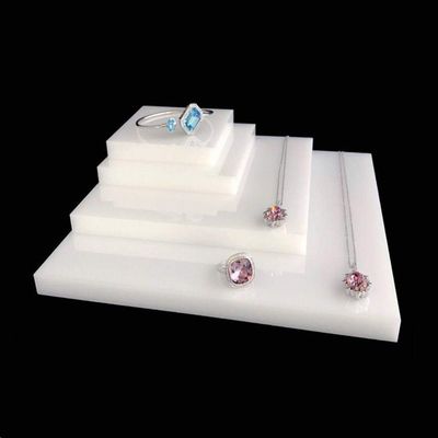 Modern Fashion Desktop Acrylic Jewelry Display Necklace Stands Blocks