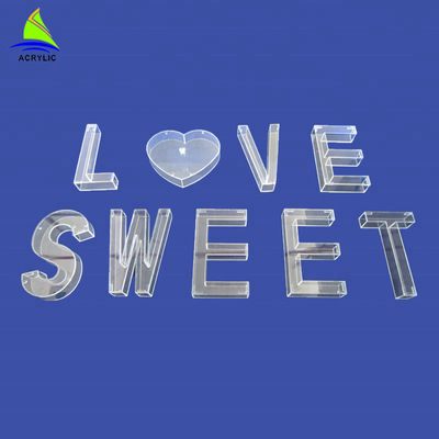 Clear Acrylic Flower Rose Box Customized Thickness With &quot;Love Sweet&quot; Letter